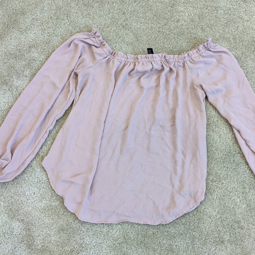 Off shoulder light pink top